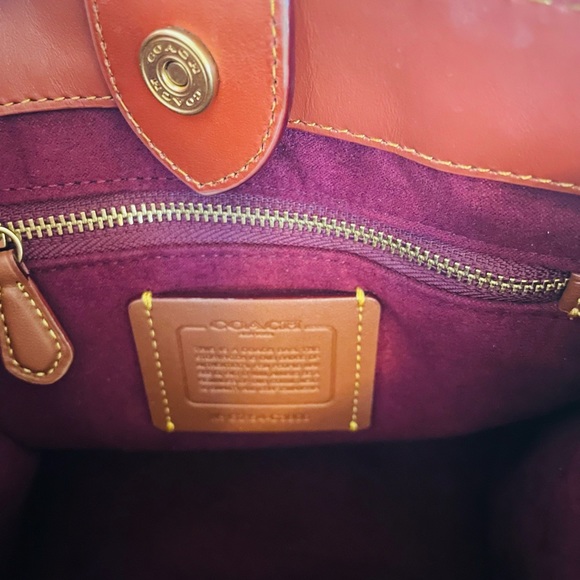 Coach field 22 horse and carriage tote bag - Picture 6 of 7